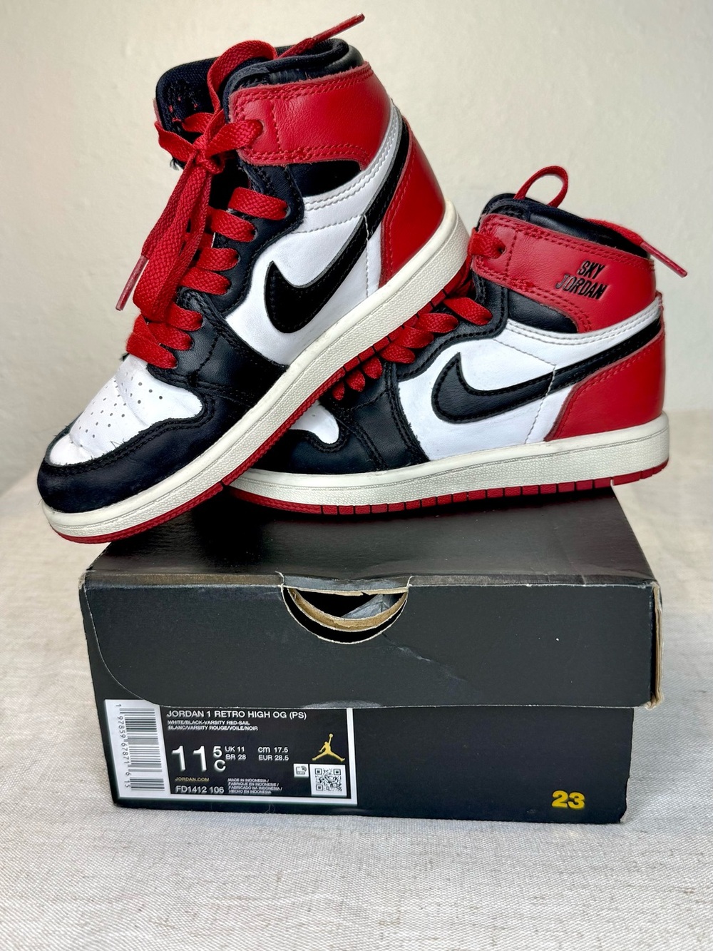 Air Jordan 1 Retro High OG (Kids) - White/Black/ Varsity Red Sail